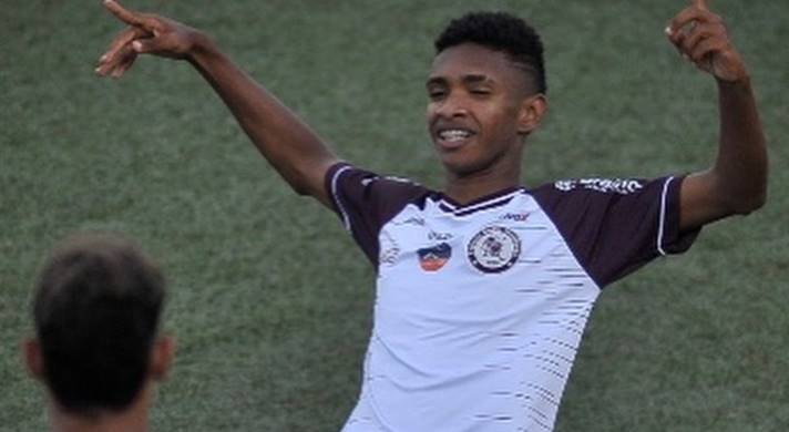 Promessa do Jacuipense, atacante de 17 anos assina com o Palmeiras