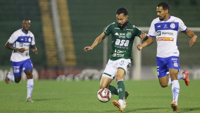 De virada, Confiança vence no apagar das luzes e joga o Vitória na vice-lanterna