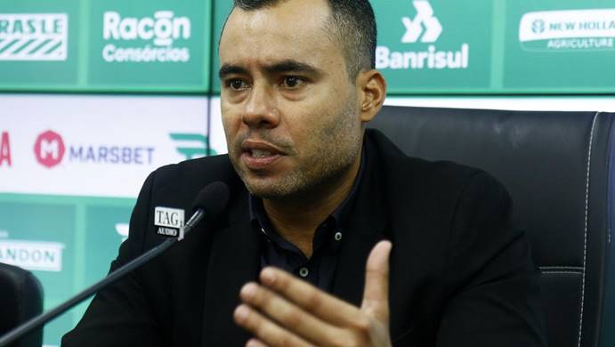 Jair destaca qualidades do Bahia, mas quer fazer valer mando de campo