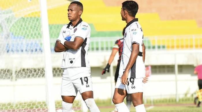 Atacante ex-Bahia destaca momento especial e foca em artilharia na Tailândia