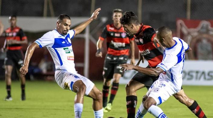 Vitória perde, segue dando vexame e caminha a passos largos para Série C