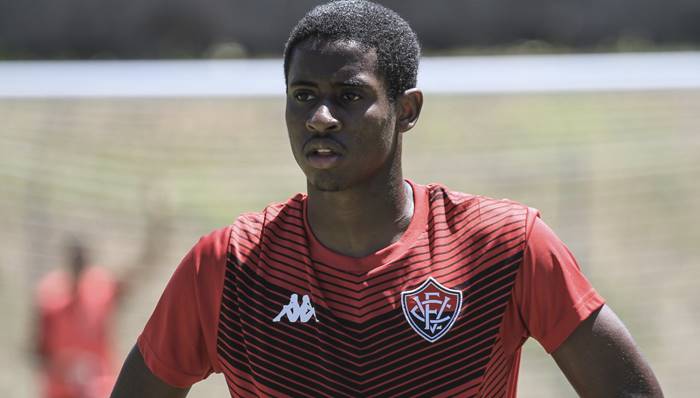 Atacante retorna ao Vitória após período de empréstimo ao Atlético-MG