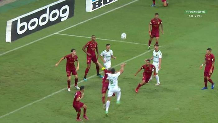 Cuiabá tem dois gols anulados, e Bahia vai para o intervalo sob vaias
