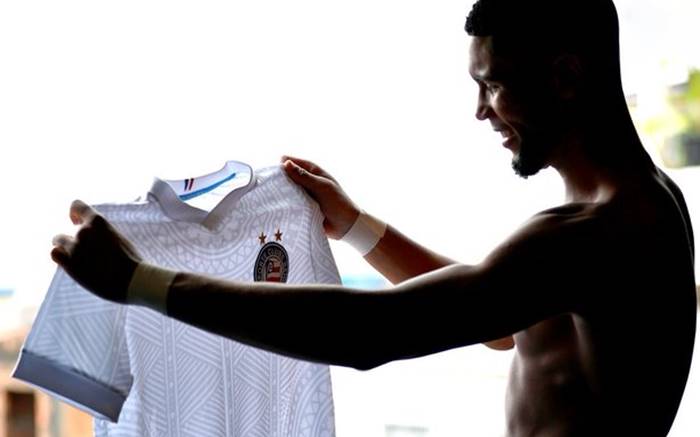 Bahia vende mais de 9 mil camisas África em 24 horas