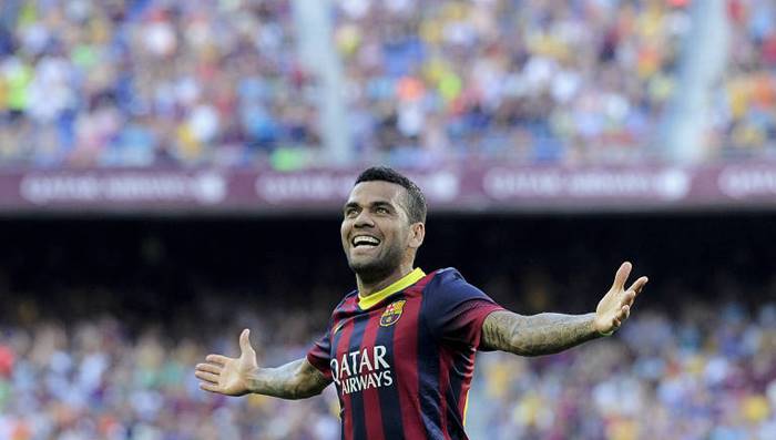 Daniel Alves será apresentado pelo Barcelona nesta quarta no Camp Nou