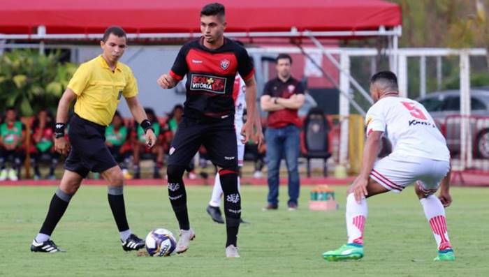 Sem interesse do Palmeiras, atacante deve voltar ao Vitória em 2022