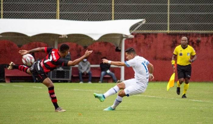 Em situação terrível, Vitória encara o Avaí buscando sobrevida na Série B