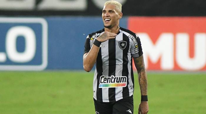 Botafogo segue tentando manter Marco Antônio e outros destaques do time