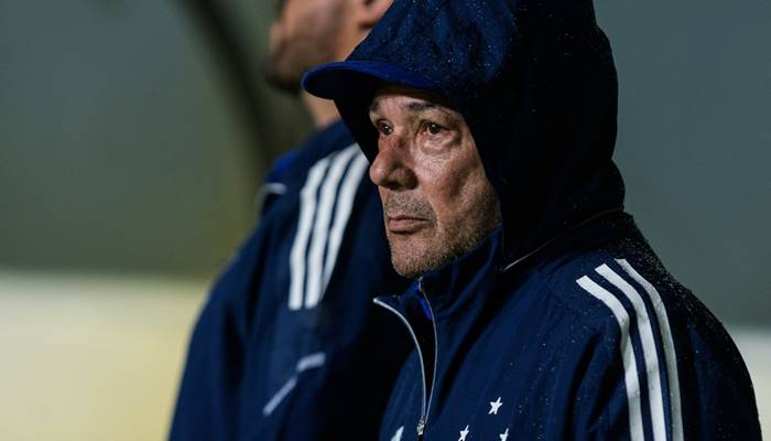 Luxemburgo critica atuação do Cruzeiro diante do Vitória: “Vergonhoso”