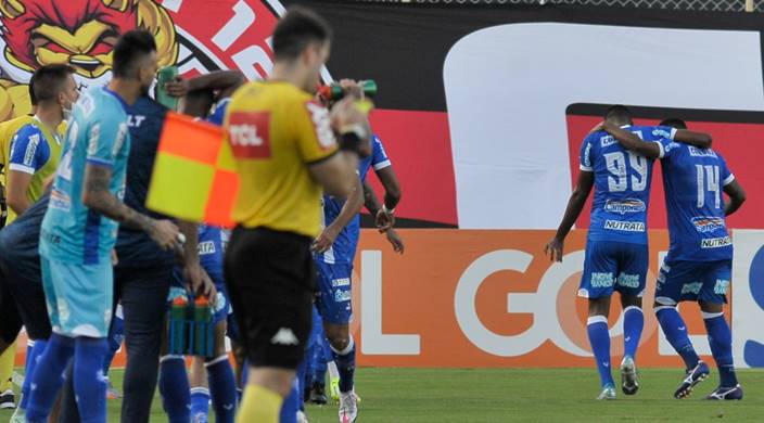 Melhores momentos de Vitória 0 x 1 CSA pela 33ª rodada da Série B