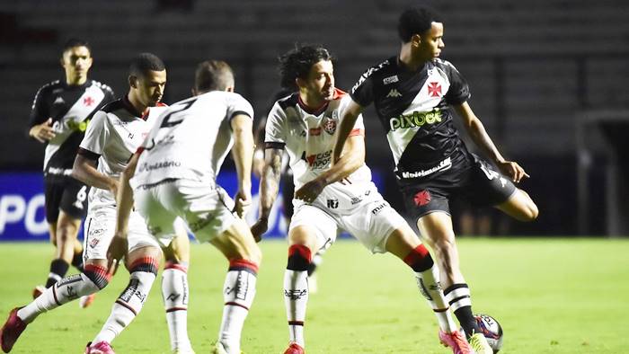 Veja os gols de Vasco 0 x 3 Vitória pela 35ª rodada da Série B