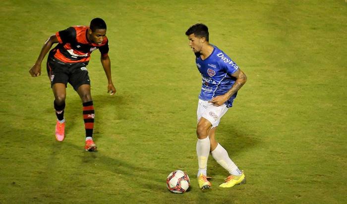 Após passagem pelo Vitória, meia retorna ao Doce Mel para o Baianão 2022