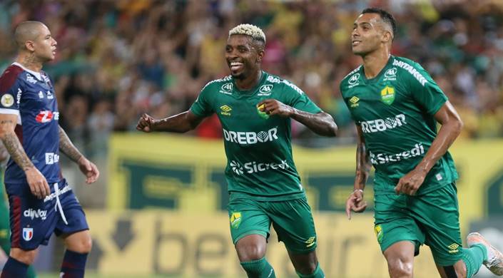 Cuiabá vence o Fortaleza, supera o Bahia e joga o Juventude no Z4