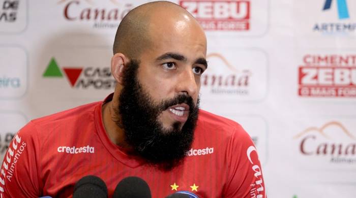 Goleiro confia em permanência do Bahia e não vê torcedor jogando a toalha