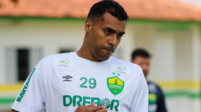 Especulado no Bahia, atacante Élton entra na mira do CRB para 2022