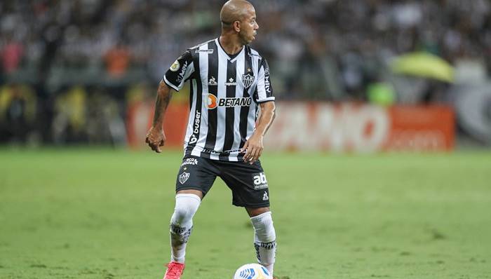 Lateral do Atlético-MG admite ansiedade pelo título, mas prega respeito ao Bahia