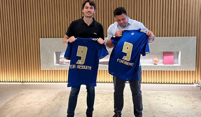 Ronaldo Fenômeno anuncia compra do Cruzeiro por R$ 400 milhões