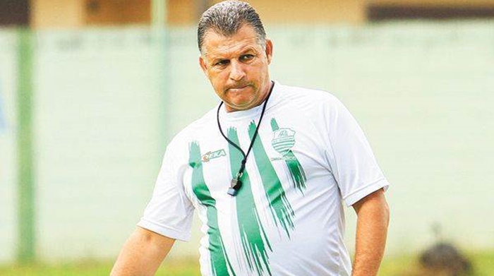 Vitória da Conquista acerta contratação do técnico Zé Humberto