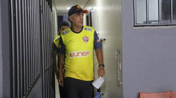 Juazeirense anuncia Barbosinha como novo técnico para a temporada