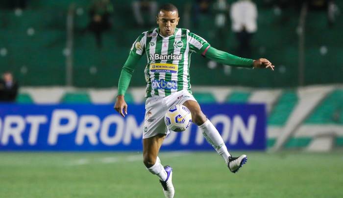Ex-Bahia, lateral prega foco do Juventude no Gaúcho: “Chegar entre os primeiros”