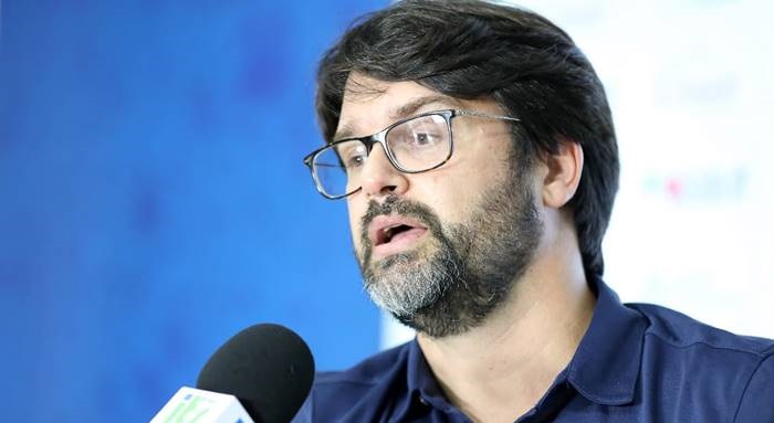 Bellintani diz que Clayson vai jogar na Arábia e indica outra saída no elenco