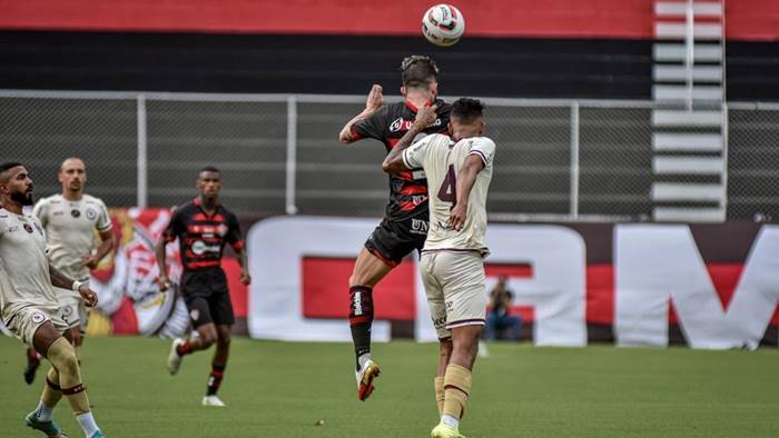 Jacuipense vence o Vitória, segue 100% e assume liderança do Baianão