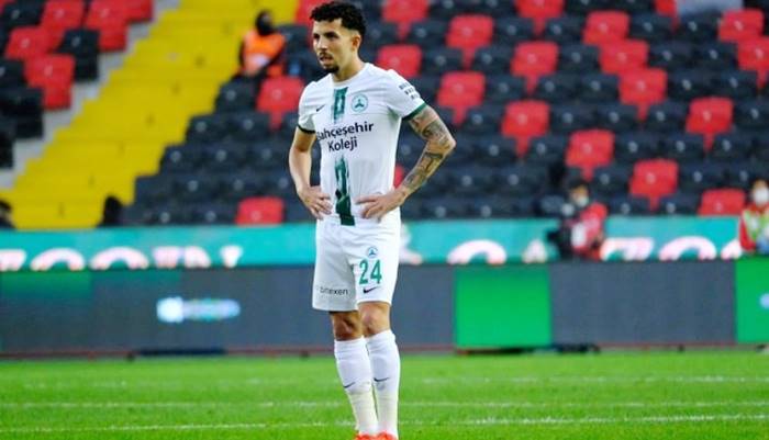 Ex-Bahia e Vitória, volante Flávio negocia com clube da Série A