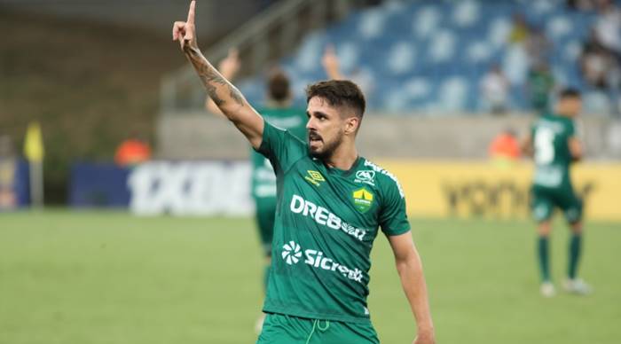 Bahia monitora meia que se destacou pelo Cuiabá nas últimas temporadas