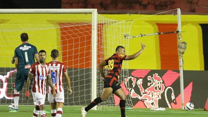 Em jogo de 5 gols, Sport vence o Náutico pela Copa do Nordeste