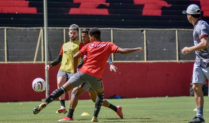 Vitória goleia o time sub-20 em jogo-treino preparatório para o Baianão