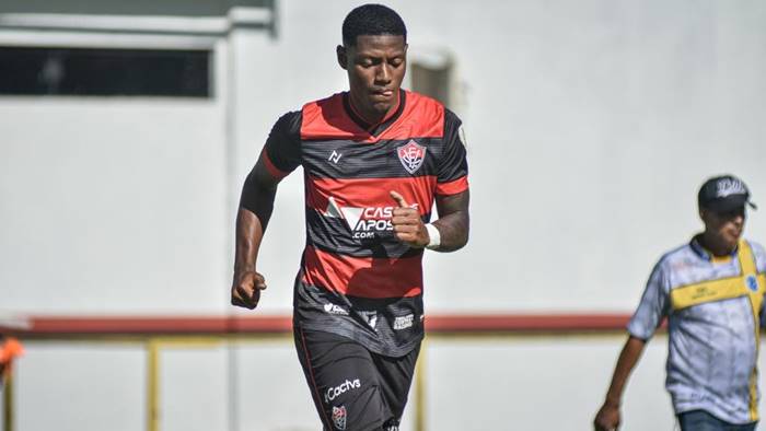 Jogador do Vitória perde documentos em enchente e não comparece à reapresentação