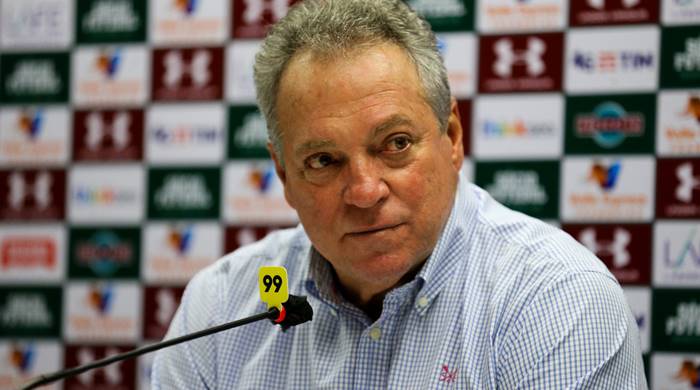 Abel Braga cita ataque ao ônibus do Bahia em desabafo sobre episódios de violência