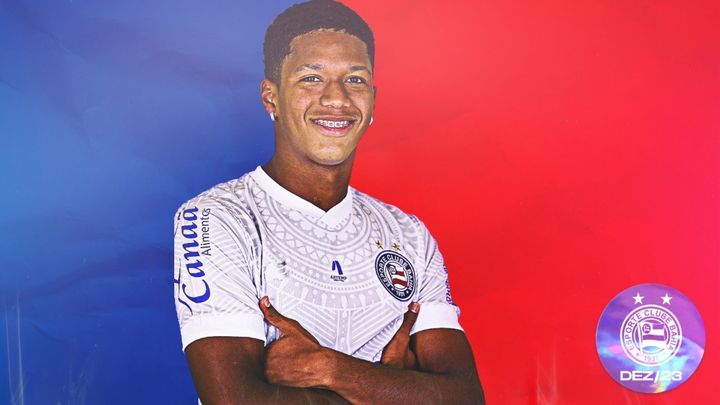 Bahia anuncia renovação de contrato com o lateral-direito André