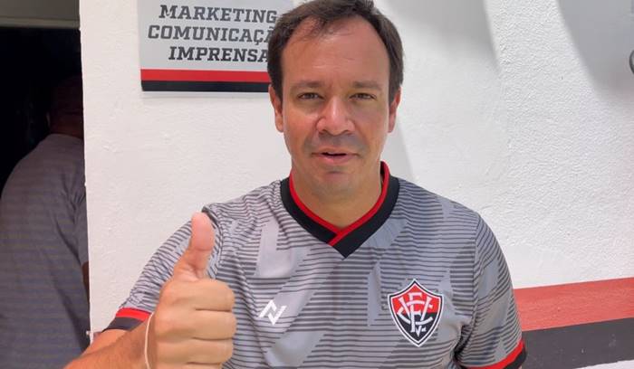 Dado Cavalcanti completa um mês no Vitória e vê time amadurecendo