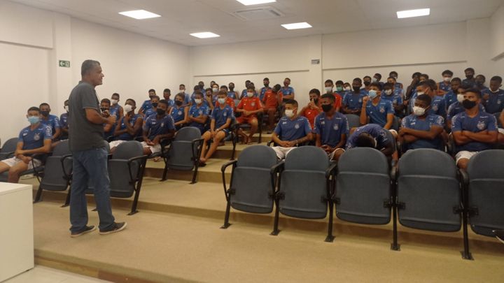 Bahia realiza palestra sobre Segurança em Alojamento para divisão de base