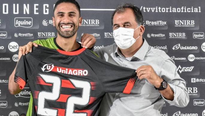 Presidente do Vitória destaca esforço para trazer Tréllez e cobra associação