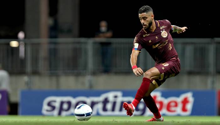 Bahia acerta renovação de contrato com lateral-esquerdo até 2026