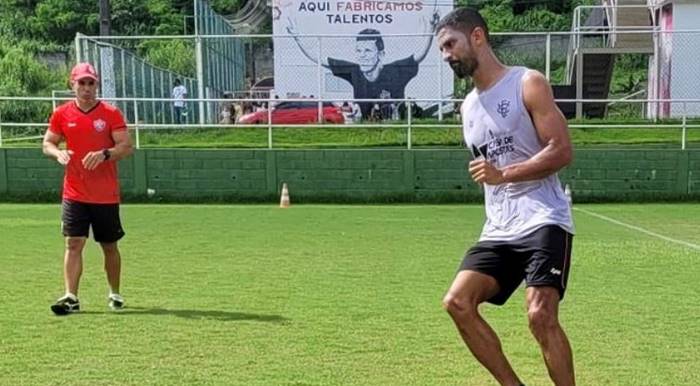 Em dia de folga o elenco, Tréllez treina neste domingo no CT do Vitória