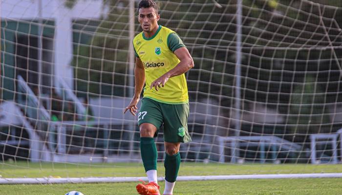 Zagueiro do Floresta-CE prega respeito ao Atlético de Alagoinhas