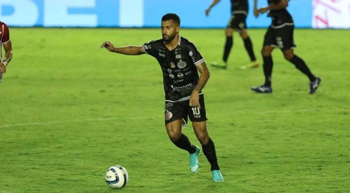 Atacante do Atlético-BA desconversa sobre especulações em vários clubes