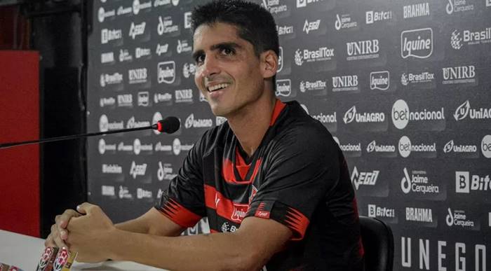 Gustavo Blanco afirma estar “100%” apto para atuar pelo Vitória
