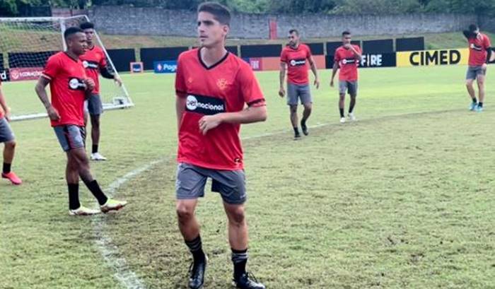 Gustavo Blanco realiza 1º treino no Vitória e fala sobre chegada ao clube