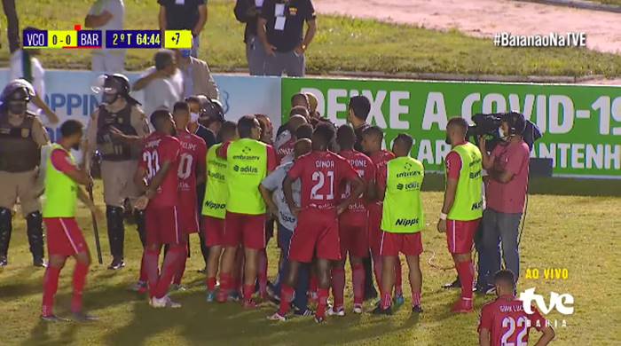 Com confusão e gol aos 73, Vitória da Conquista vence, deixa a zona e pressiona o Bahia