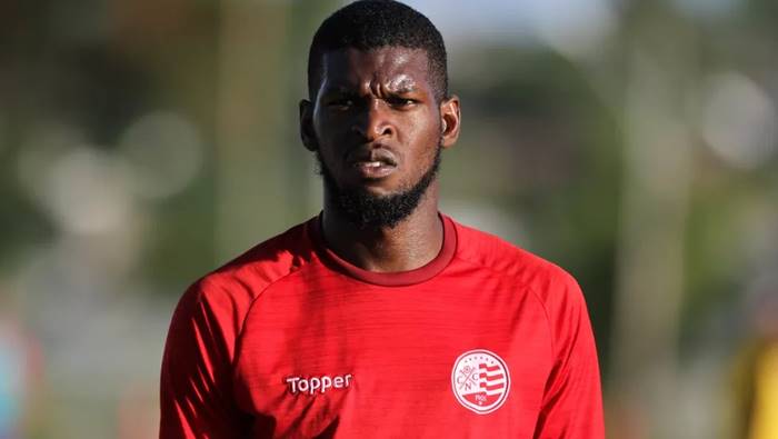 Vitória está perto de acertar contratação de zagueiro do Náutico