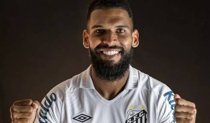 Ex-Bahia, volante é emprestado pelo Santos ao Atlético-GO