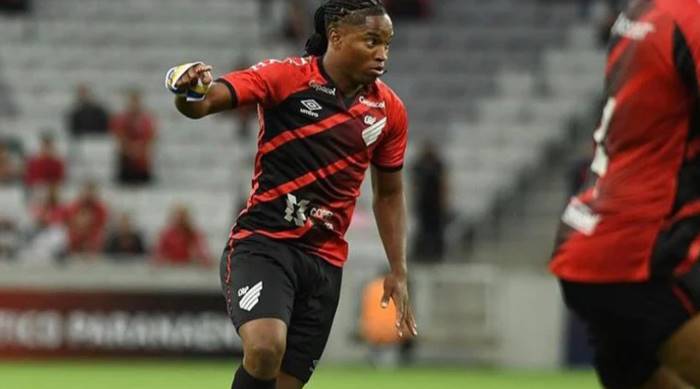 Além de volante do Vitória, Botafogo contrata ex-atacante do Bahia