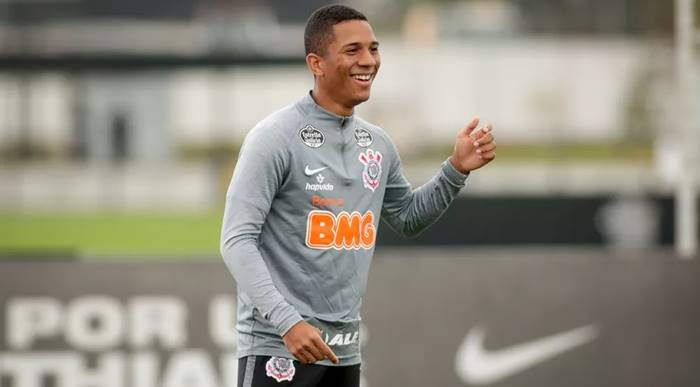 Atacante acerta com o Bahia e já está a caminho de Salvador