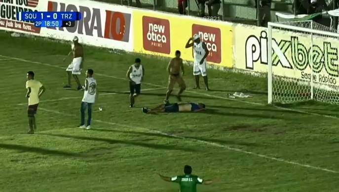 Jogo do Paraibano termina com invasão, tiros e torcedor espancado em campo