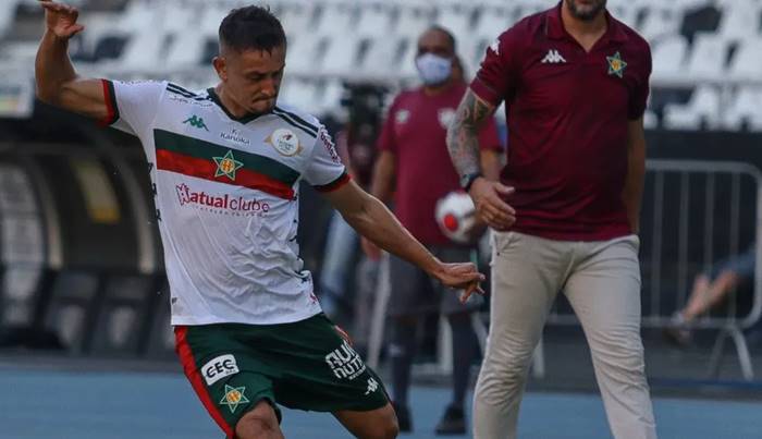 Vitória contrata o quarto lateral-esquerdo para a temporada 2022