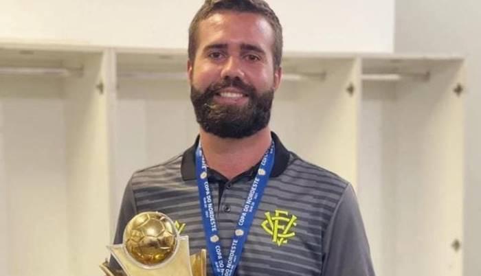Vitória modifica coordenador de base; Ricardo Amadeu será auxiliar técnico